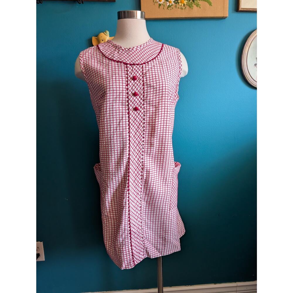 Vintage 60s volup shift house dress windowpane check with pockets red white
